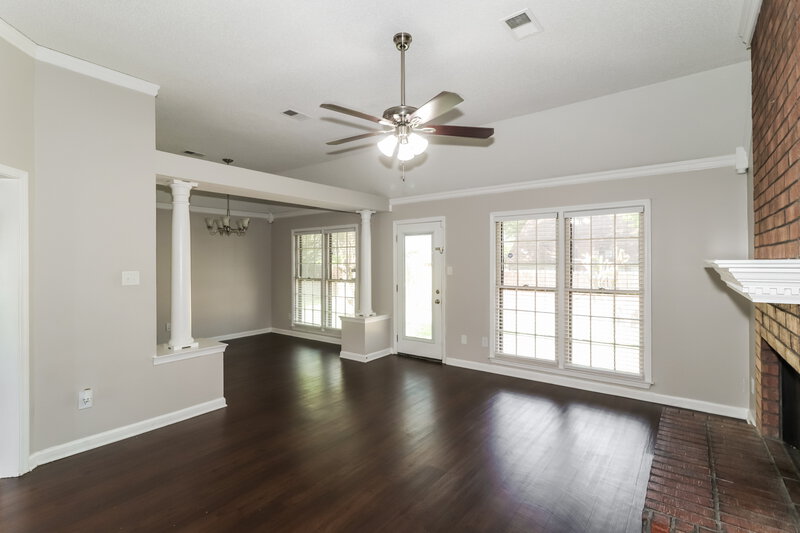 1,900/Mo, 4449 St Marks Cv Memphis, TN 38125 Living Room View 2