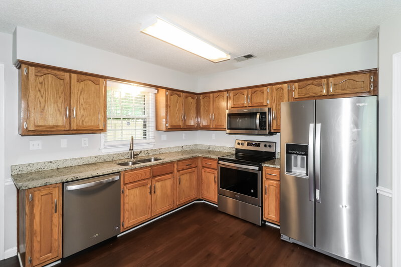 1,900/Mo, 4449 St Marks Cv Memphis, TN 38125 Kitchen View