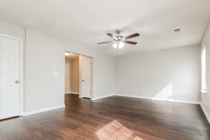 2,730/Mo, 9949 Fox Run Dr Olive Branch, MS 38654 Living Room View
