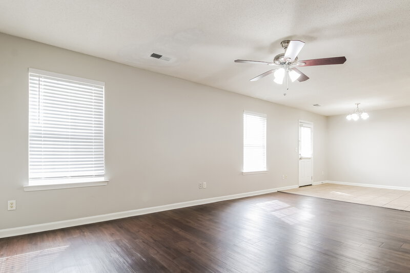 2,730/Mo, 9949 Fox Run Dr Olive Branch, MS 38654 Living Room View 3