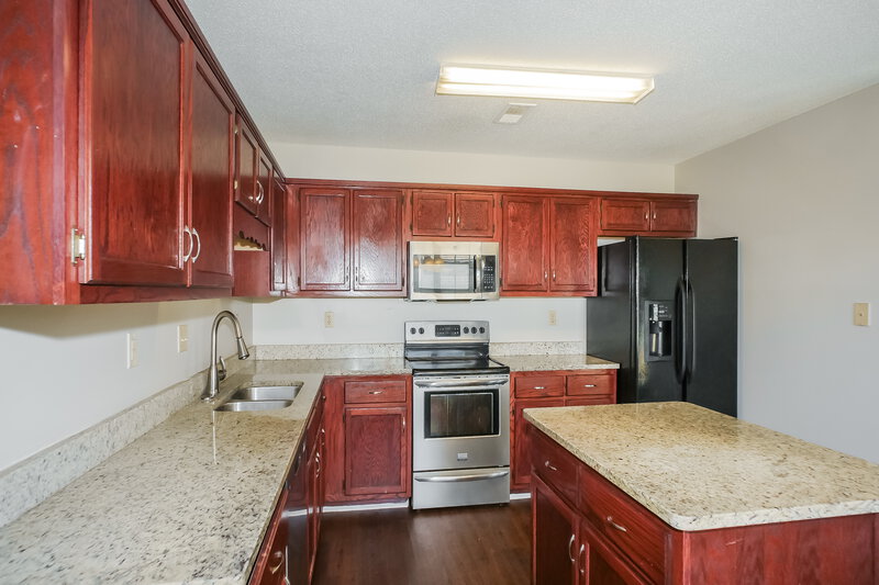 1,845/Mo, 7456 Jennifer Drive Horn Lake, MS 38637 Kitchen View 2