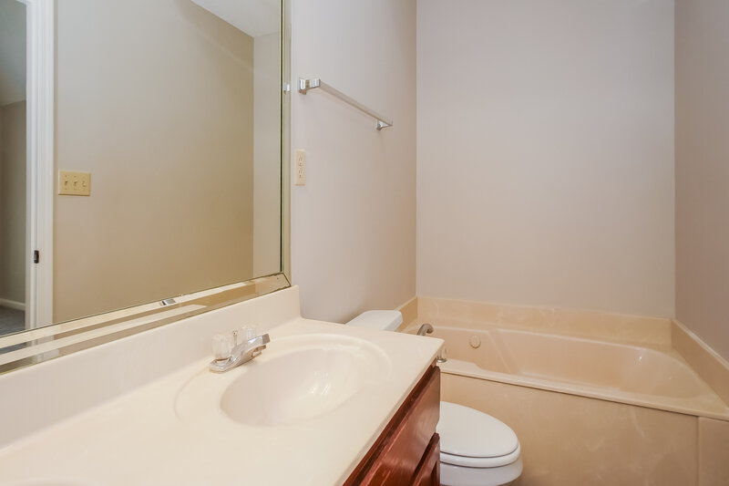 1,845/Mo, 7456 Jennifer Drive Horn Lake, MS 38637 Bathroom View