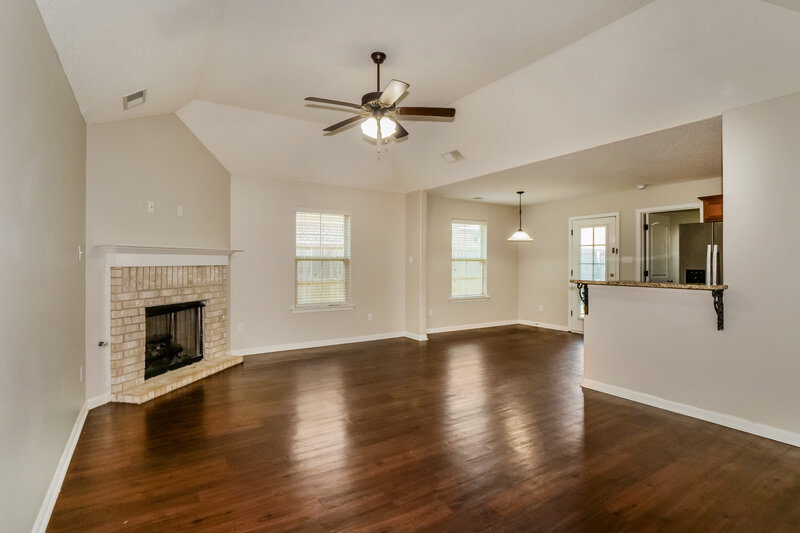 1,930/Mo, 9440 Darren Cir S Cordova, TN 38018 Living Room View 2
