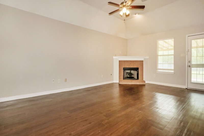 1,765/Mo, 9986 Cameron Ridge Trl Cordova, TN 38016 Living Room View 2