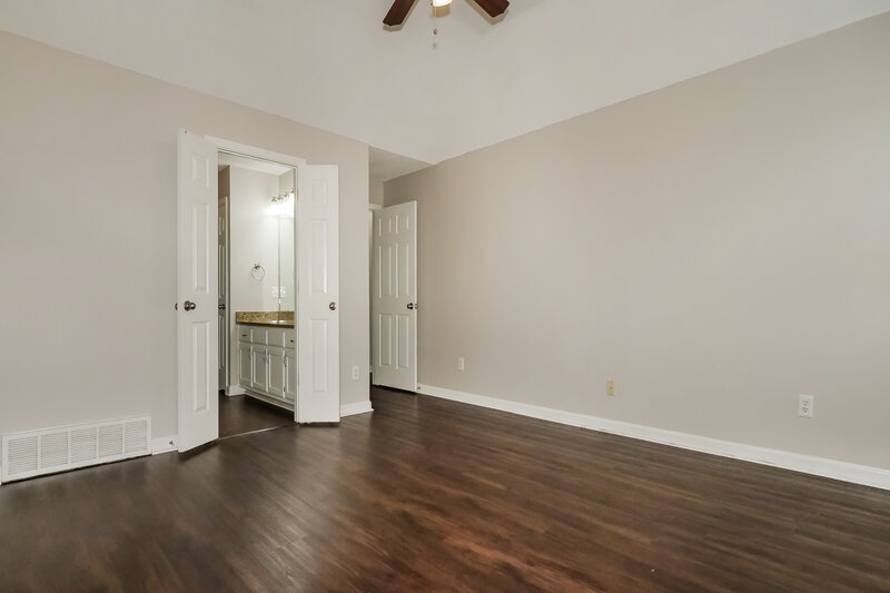 1,765/Mo, 9986 Cameron Ridge Trl Cordova, TN 38016 Main Bedroom View 2