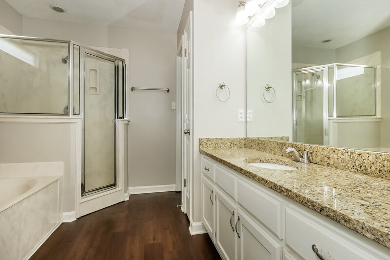 1,765/Mo, 9986 Cameron Ridge Trl Cordova, TN 38016 Main Bathroom View