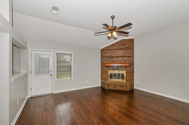 1,910/Mo, 7349 Portsmouth Cv Memphis, TN 38125 Living Room View