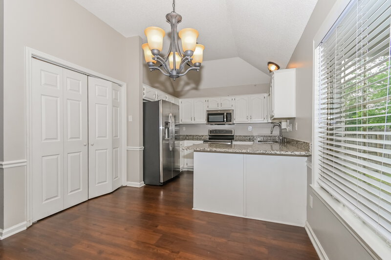 1,910/Mo, 7349 Portsmouth Cv Memphis, TN 38125 Dining Room View 2