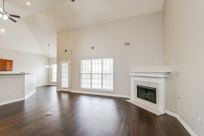 2,355/Mo, 5678 Kuykendall Dr Southaven, MS 38672 Living Room View
