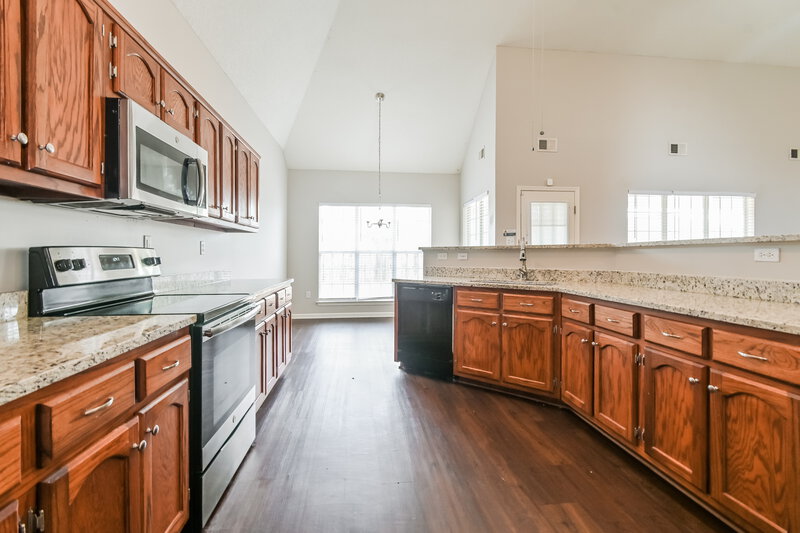 2,355/Mo, 5678 Kuykendall Dr Southaven, MS 38672 Kitchen View 2