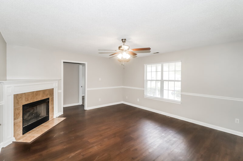 2,015/Mo, 3455 E Pendulum Drive Hernando, MS 38632 Living Room View 2