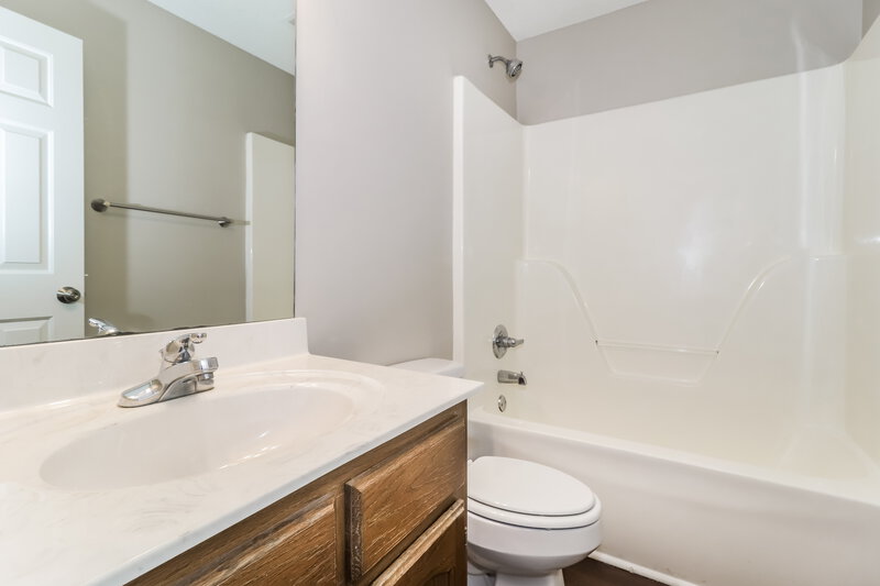 2,015/Mo, 3455 E Pendulum Drive Hernando, MS 38632 Bathroom View