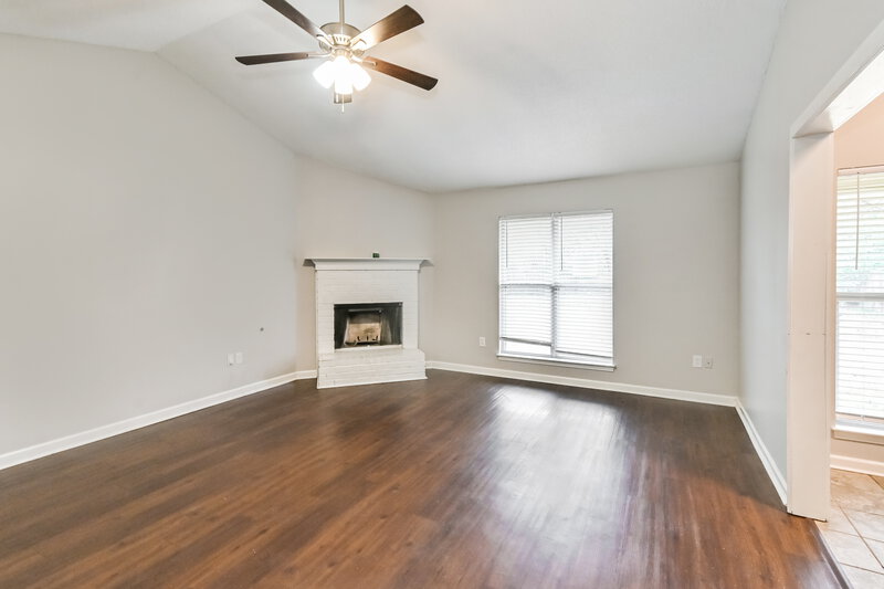 1,630/Mo, 6911 Magnolia Trl Olive Branch, MS 38654 Living Room View