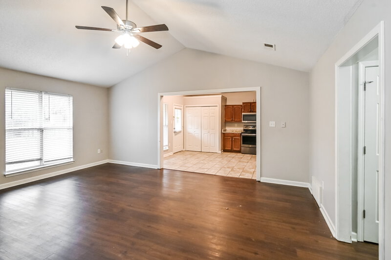 1,630/Mo, 6911 Magnolia Trl Olive Branch, MS 38654 Living Room View 3