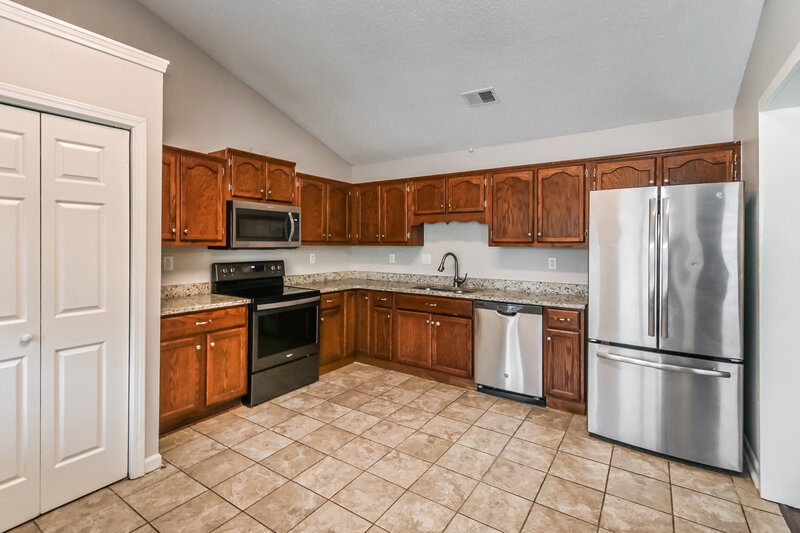 1,630/Mo, 6911 Magnolia Trl Olive Branch, MS 38654 Kitchen View 2