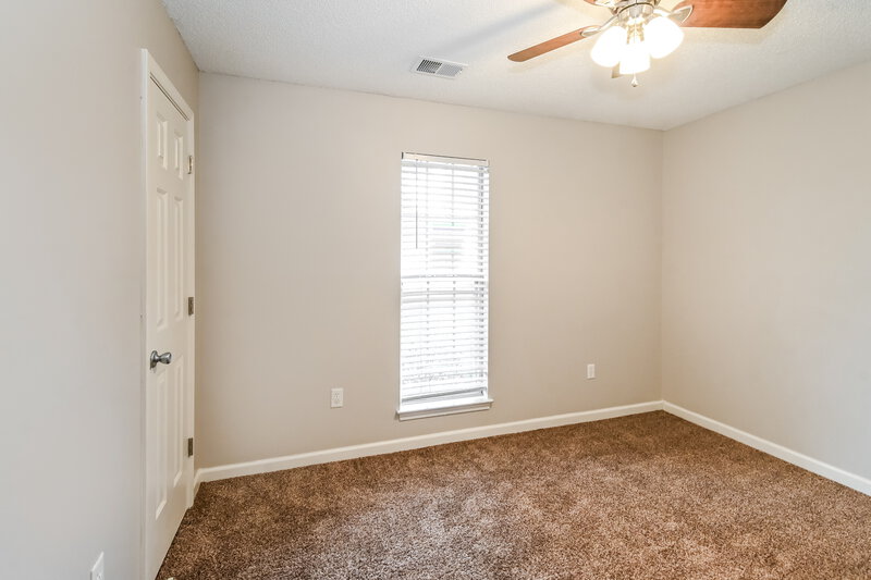 1,630/Mo, 6911 Magnolia Trl Olive Branch, MS 38654 Main Bedroom View 4