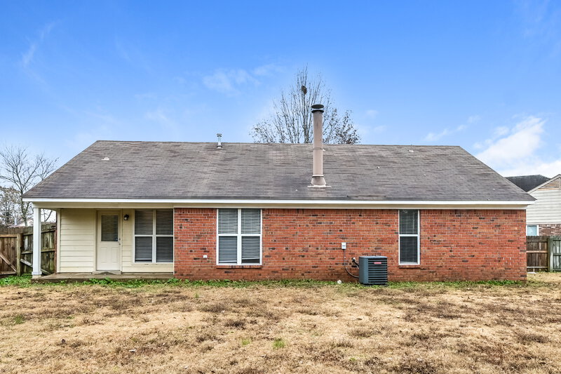 1,630/Mo, 6911 Magnolia Trl Olive Branch, MS 38654 Rear View