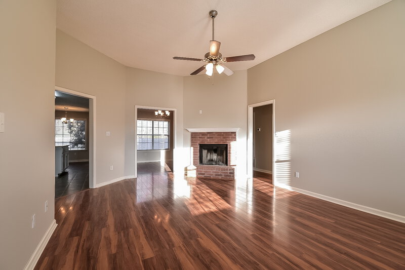 1,790/Mo, 3993 Powder Mill Rd Memphis, TN 38125 Living Room View 2