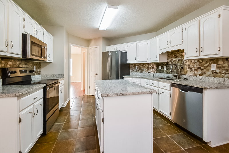 1,790/Mo, 3993 Powder Mill Rd Memphis, TN 38125 Kitchen View