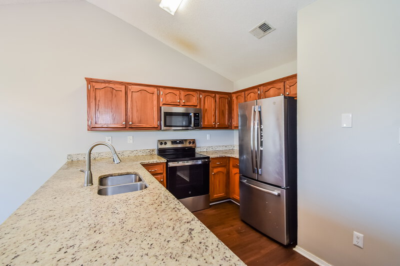 1,810/Mo, 9105 Belmont Dr Southaven, MS 38671 Kitchen View 2