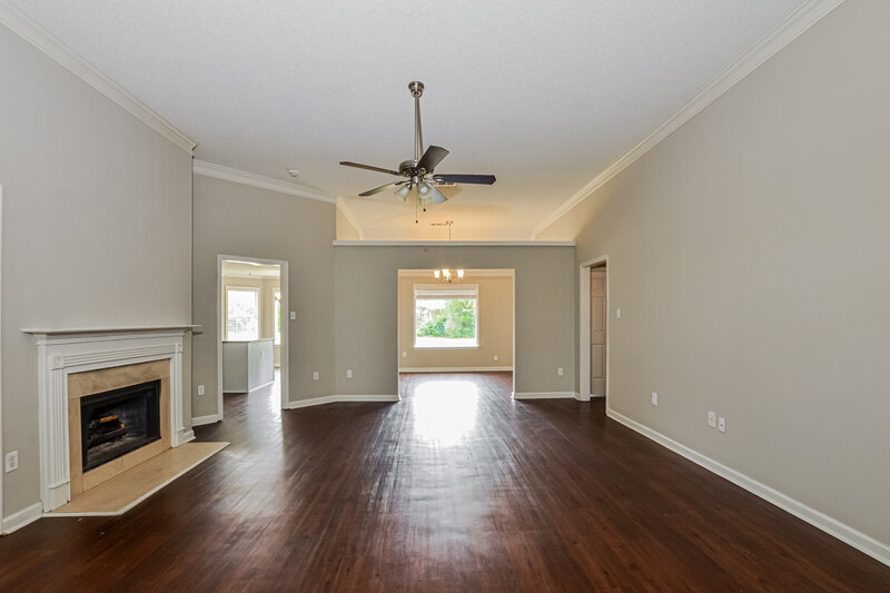 1,945/Mo, 7645 New Found Gap Rd Memphis, TN 38125 Living Room View