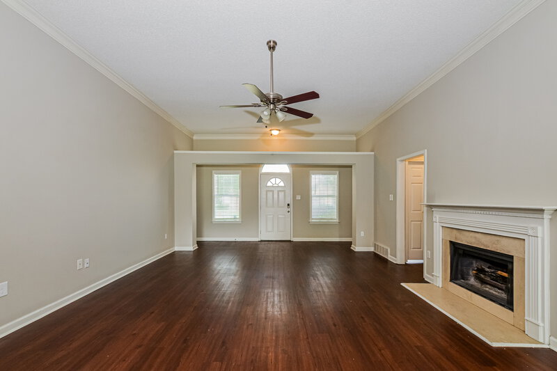 1,945/Mo, 7645 New Found Gap Rd Memphis, TN 38125 Living Room View 2