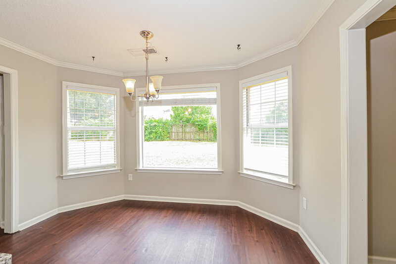 1,945/Mo, 7645 New Found Gap Rd Memphis, TN 38125 Breakfast Nook View