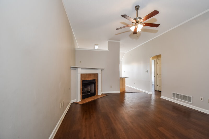 1,715/Mo, 8456 Cross Point Dr Olive Branch, MS 38654 Living Room View 2