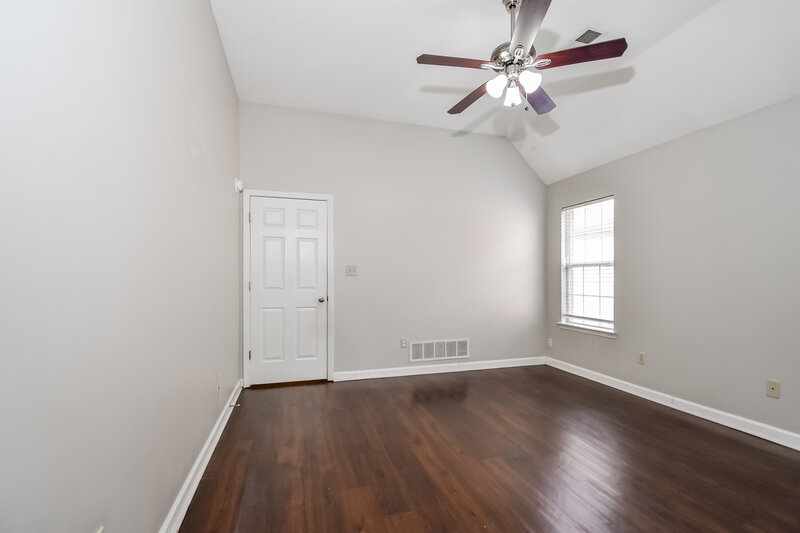 1,715/Mo, 8456 Cross Point Dr Olive Branch, MS 38654 Main Bedroom View 2