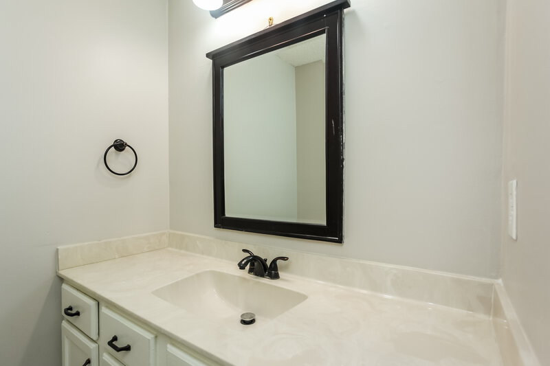 2,460/Mo, 1271 Breezy Gate Dr Cordova, TN 38018 Bathroom View 2