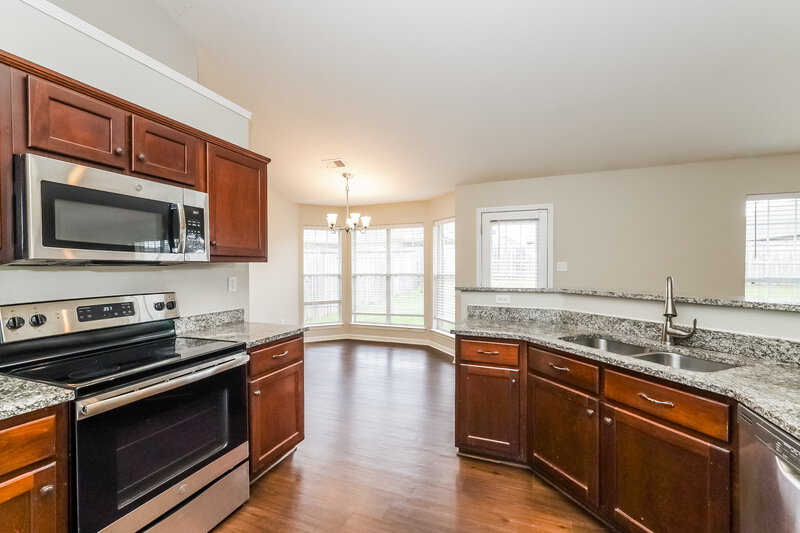 2,085/Mo, 2693 Rutherford Dr Southaven, MS 38672 Kitchen View 2