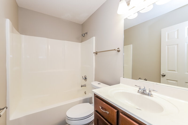 2,085/Mo, 2693 Rutherford Dr Southaven, MS 38672 Bathroom View