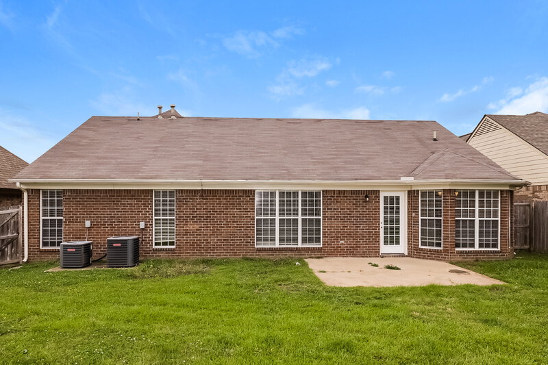 2,085/Mo, 2693 Rutherford Dr Southaven, MS 38672 Rear View
