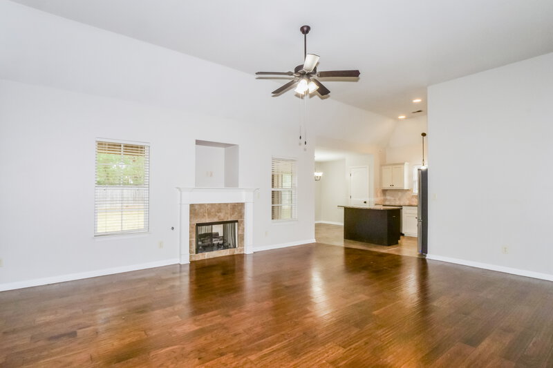2,345/Mo, 3620 Harvest Tree Dr Southaven, MS 38672 Living Room View