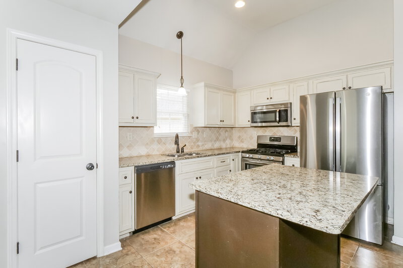 2,345/Mo, 3620 Harvest Tree Dr Southaven, MS 38672 Kitchen View