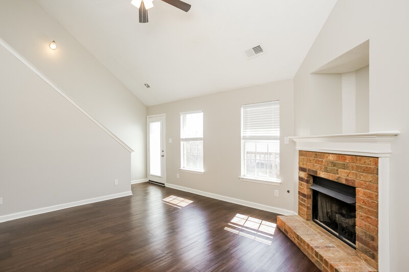 2,020/Mo, 10115 Cross Valley Dr Cordova, TN 38018 Living Room View 2