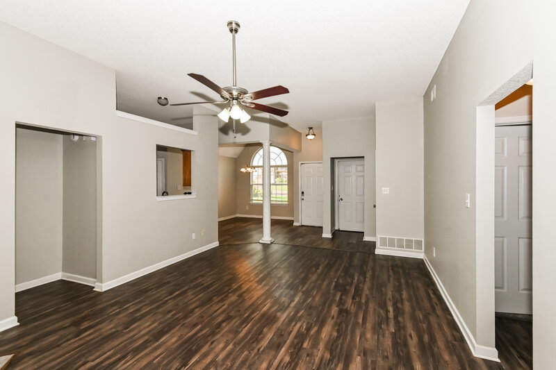 1,920/Mo, 1176 Warwick Place Southaven, MS 38671 Living Room View 2