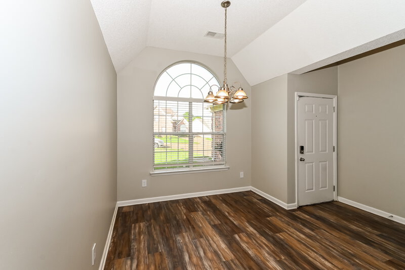 1,920/Mo, 1176 Warwick Place Southaven, MS 38671 Dining Room View
