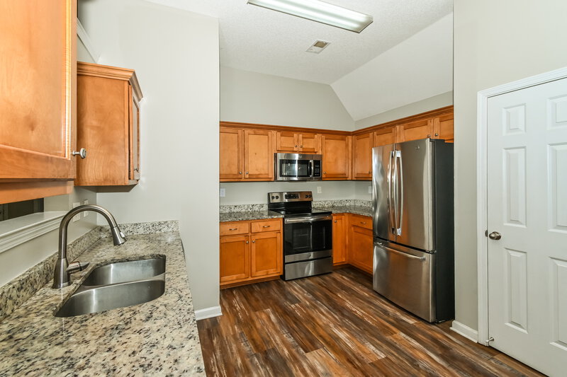 1,920/Mo, 1176 Warwick Place Southaven, MS 38671 Kitchen View