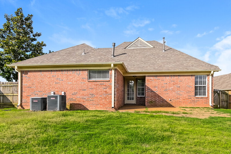 1,920/Mo, 1176 Warwick Place Southaven, MS 38671 Rear View