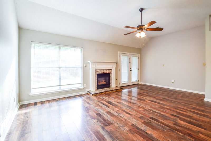 1,975/Mo, 1676 Sandpiper Cv N Hernando, MS 38632 Living Room View