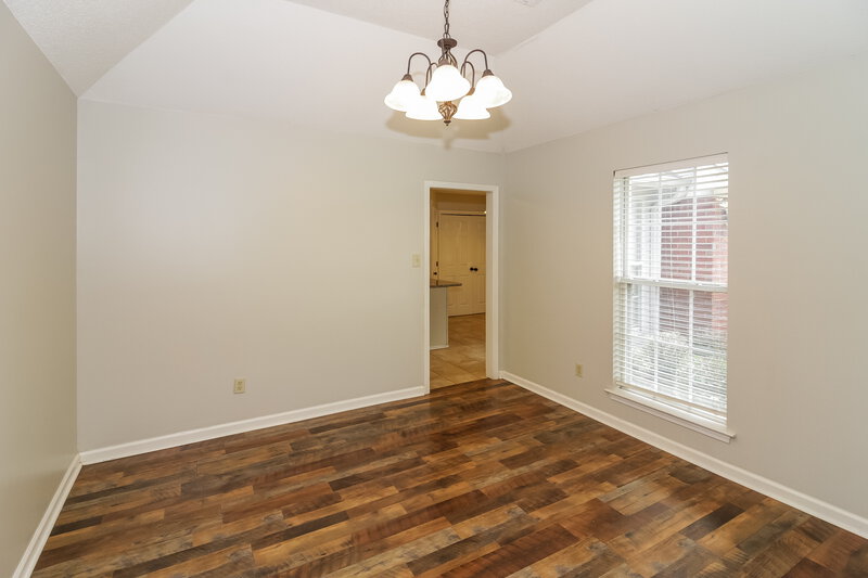 2,005/Mo, 1676 Sandpiper Cv N Hernando, MS 38632 Dining Room View