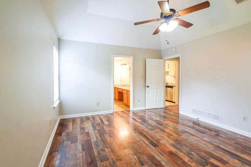 1,975/Mo, 1676 Sandpiper Cv N Hernando, MS 38632 Main Bedroom View 2