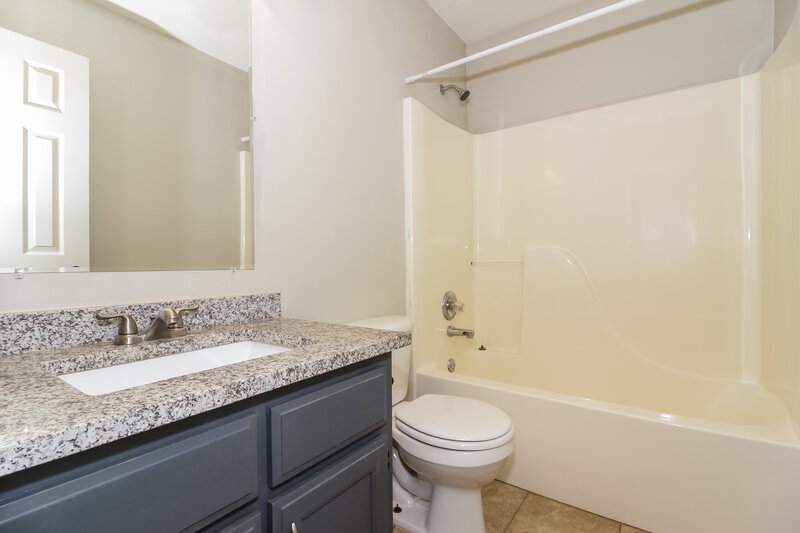 2,005/Mo, 1676 Sandpiper Cv N Hernando, MS 38632 Bathroom View