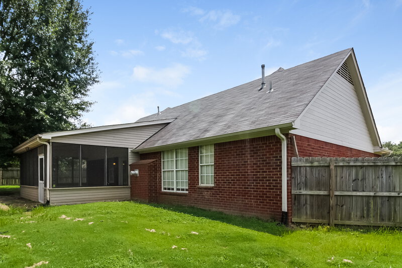 2,005/Mo, 1676 Sandpiper Cv N Hernando, MS 38632 Rear View