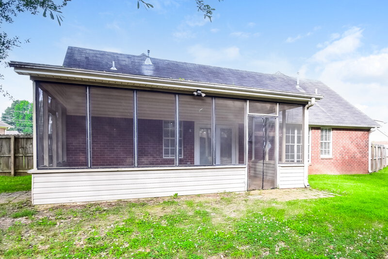 1,975/Mo, 1676 Sandpiper Cv N Hernando, MS 38632 Rear View