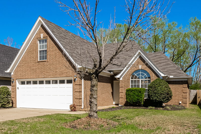1,960/Mo, 7158 Crape Myrtle Dr Olive Branch, MS 38654 Front View