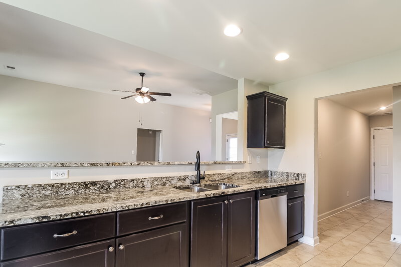 3,340/Mo, 3580 Sabra Ln Southaven, MS 38672 Kitchen View 2