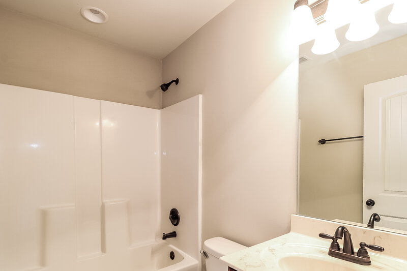 3,340/Mo, 3580 Sabra Ln Southaven, MS 38672 Bathroom View