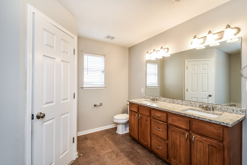 1,975/Mo, 10883 Colton Dr Olive Branch, MS 38654 Main Bathroom View 2